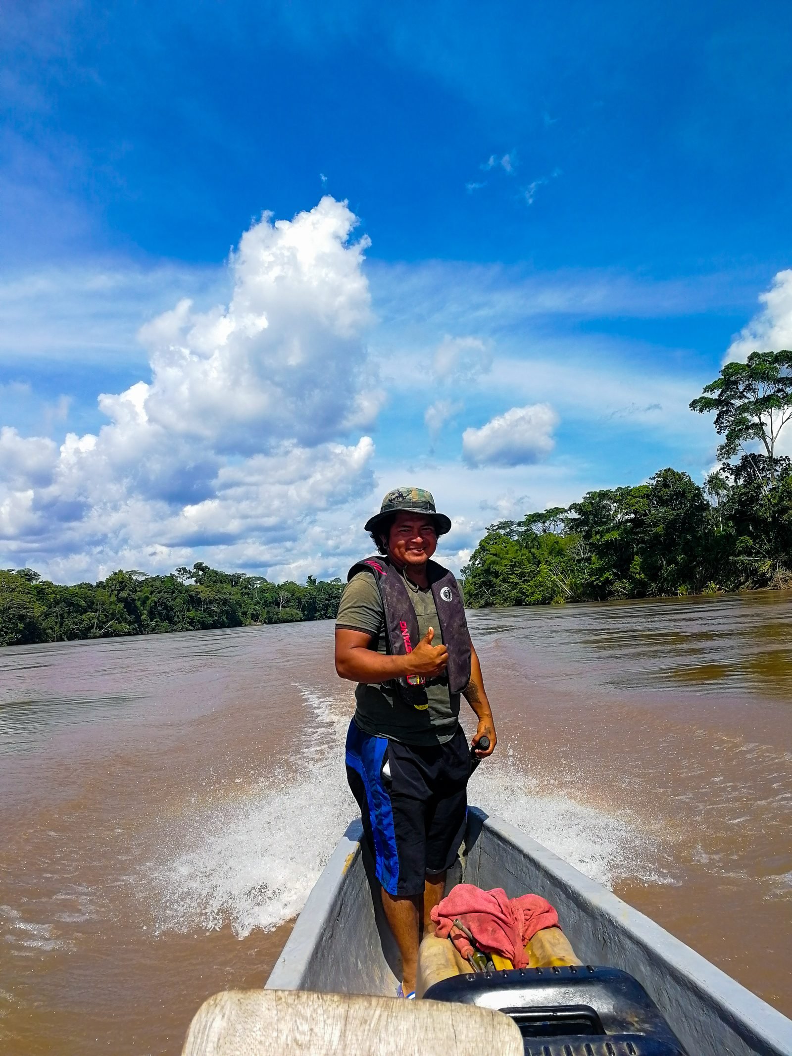 A community boatman on the Aguarico river